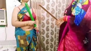 হট দেশি বউ এবং মেইডের সাথে রোমাঞ্চকর থ্রিসাম!