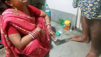 রোশনি ভাবির রান্নাঘরে তীব্র চোদন! দেখুন হিন্দি পর্নো