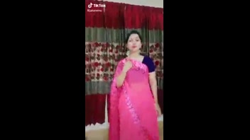 উরন্তি নৌরিন আফ্রোজার সেক্সি রাতের মজা, বিখ্যাত মডেলের সঙ্গে!