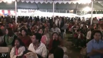 বাংলাদেশের ইভা রহমানের মুগ্ধকর ক্লিভেজ!