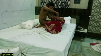 সুন্দরী বাঙালি কাজের মেয়ের সাথে তীব্র পায়ু মিলন! স্ত্রী বাড়ি নেই!