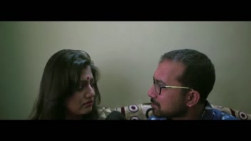 ভারতীয় ভাবীর গোপন প্রেমের রহস্য!