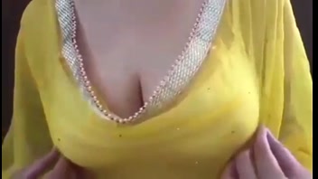 বাংলাদেশী মেয়ের মোহনীয় নাচ, পার্ট ১
