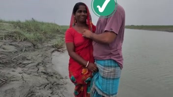 বাংলাদেশী বৌদির সঙ্গে প্রেমিকের উন্মুক্ত রোমাঞ্চ!