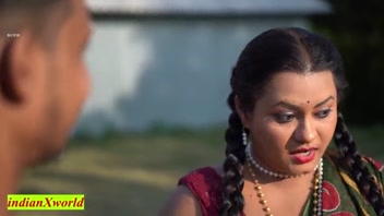 বাঙালি সুন্দরী গ্রামের বউয়ের গোপন প্রেম! স্বামীকে বলবেন না!