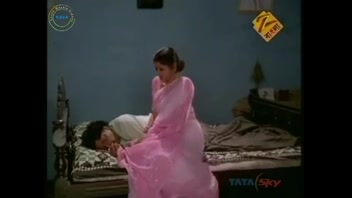 রচনার সেক্সি ভিজে শাড়ি ও ক্লিভেজের আগুন!