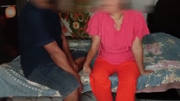 ভারতীয় দাসী গোপনে কুমার ছেলেকে নিয়ে মজা!